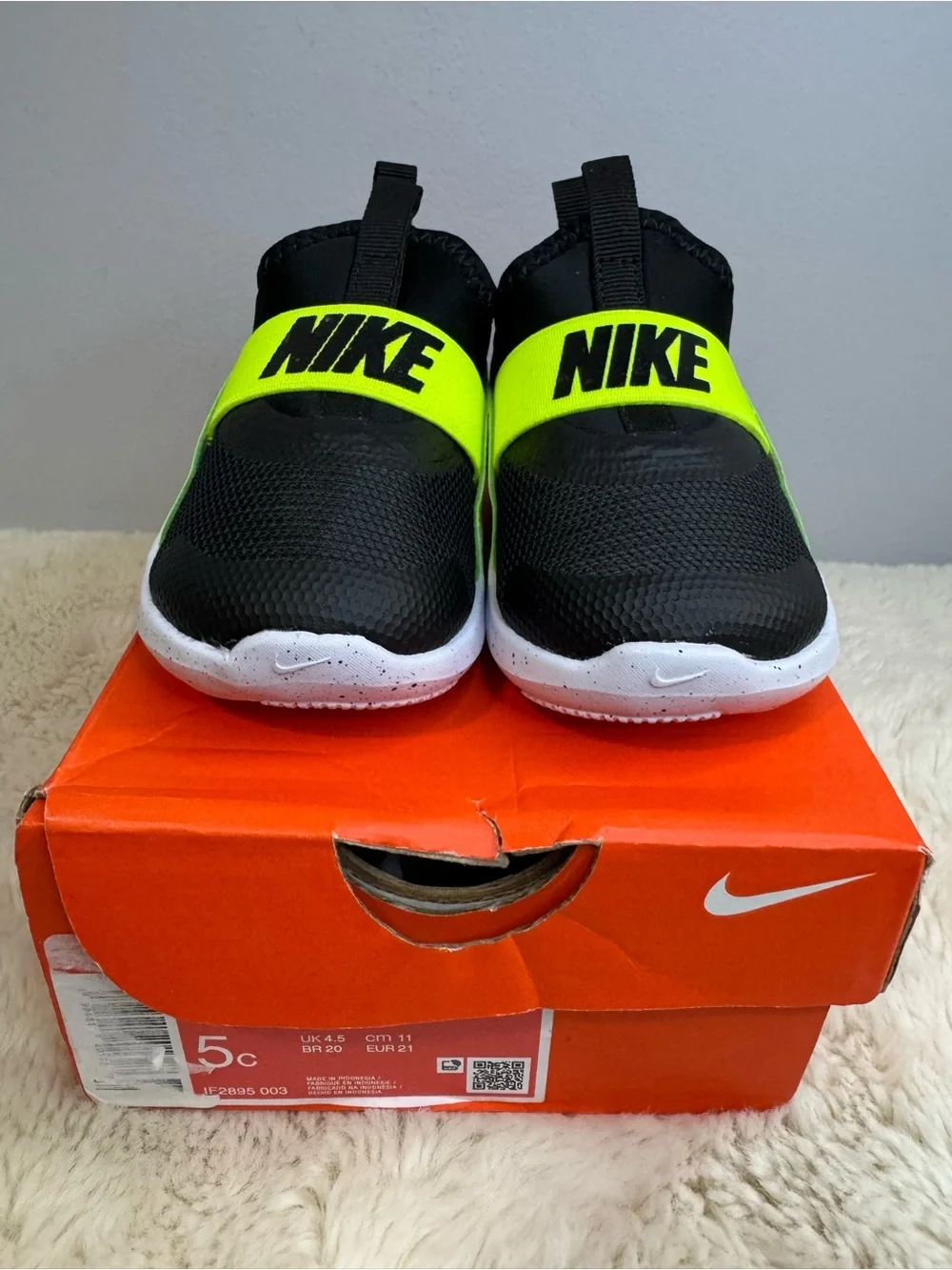 Nike slip kids